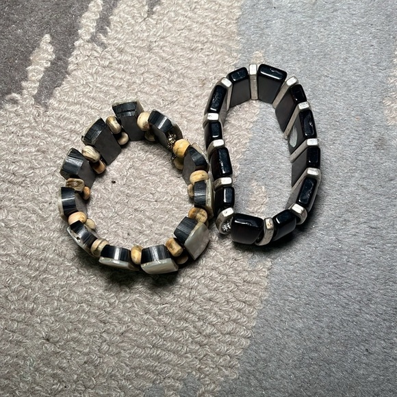 Set of two brown and cream colored bracelets - Picture 4 of 5